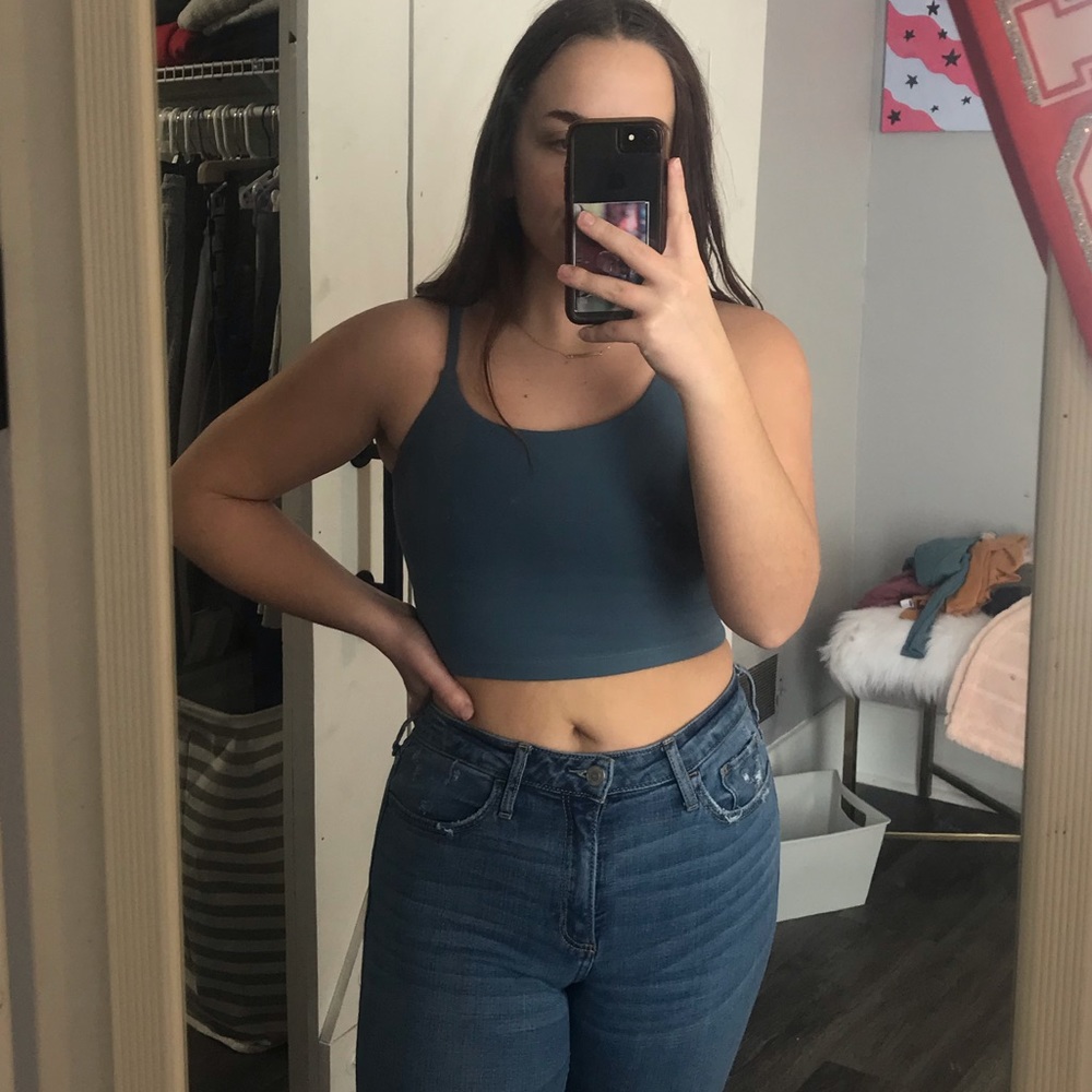 Musesonly cropped active wear tank top size 4/S